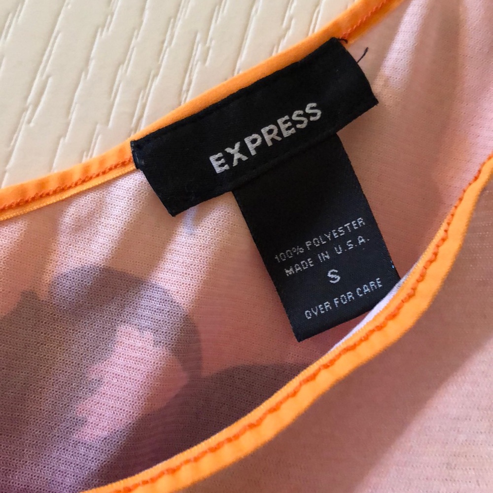 Fun Hawaiian blouse - Picture 2 of 5